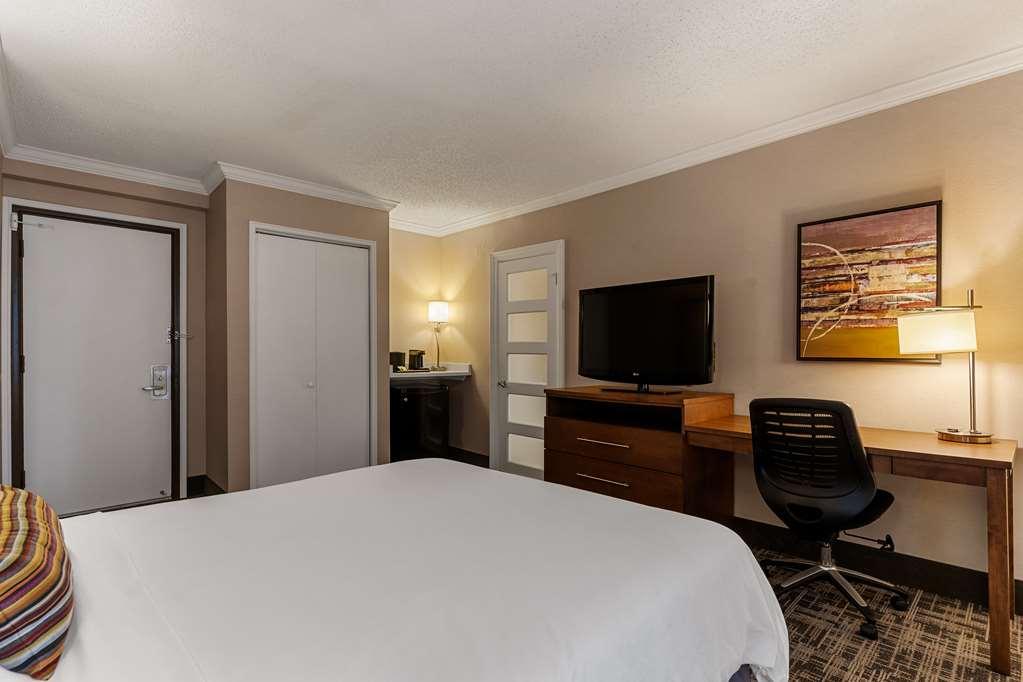 Best Western Ville-Marie Hotel & Suites Montreal Room photo